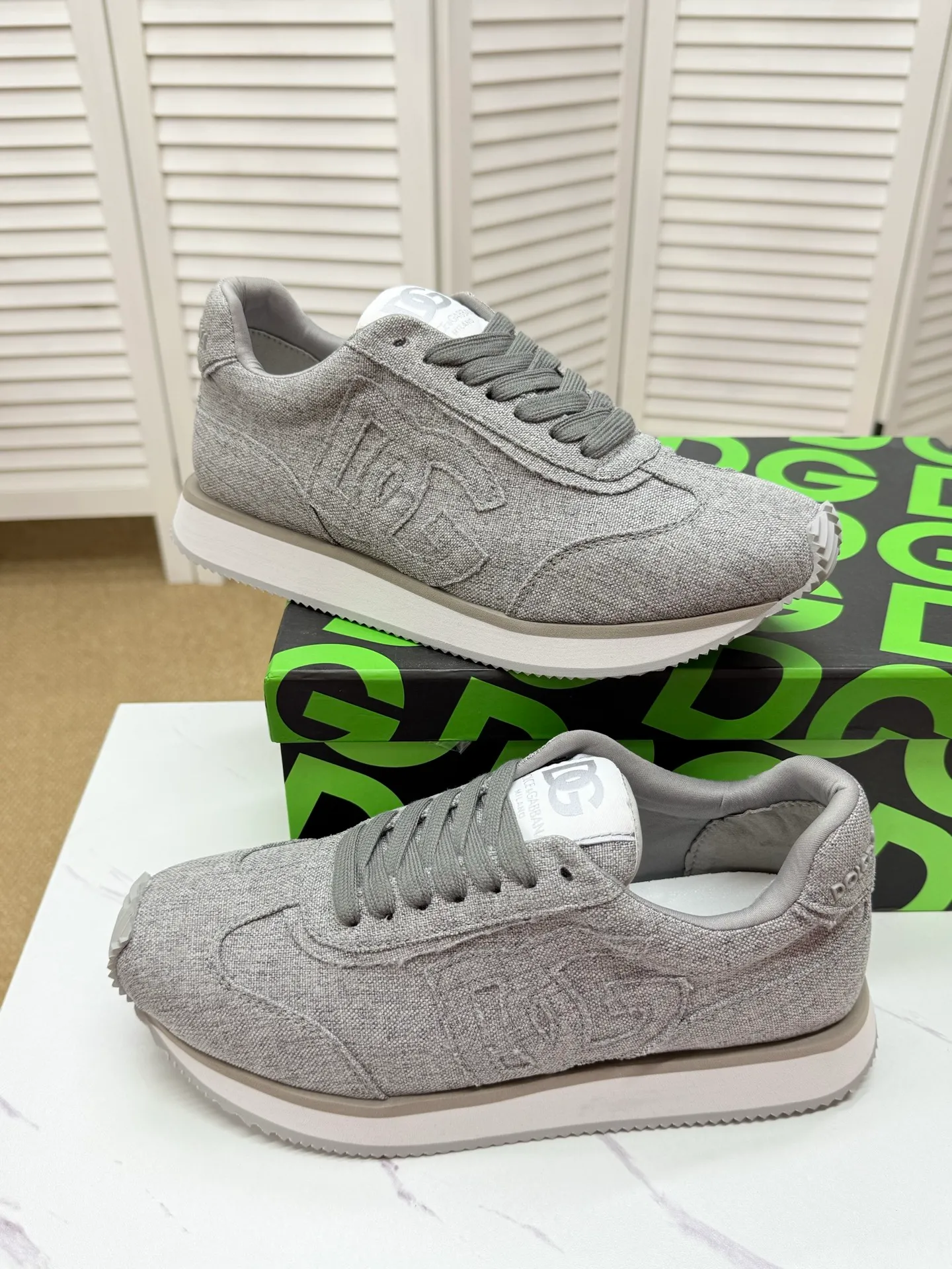 Men's clothing and shoes 230. The latest sports and casual shoes for couples (DG) are fashionable and versatile, and can add luster to various looks. Create an exquisite design with unique dynamic vitality and modern atmosphere, showing modern elegance. Size: 36-46 (45 and 46 are custom-made and cannot be returned or exchanged) Se